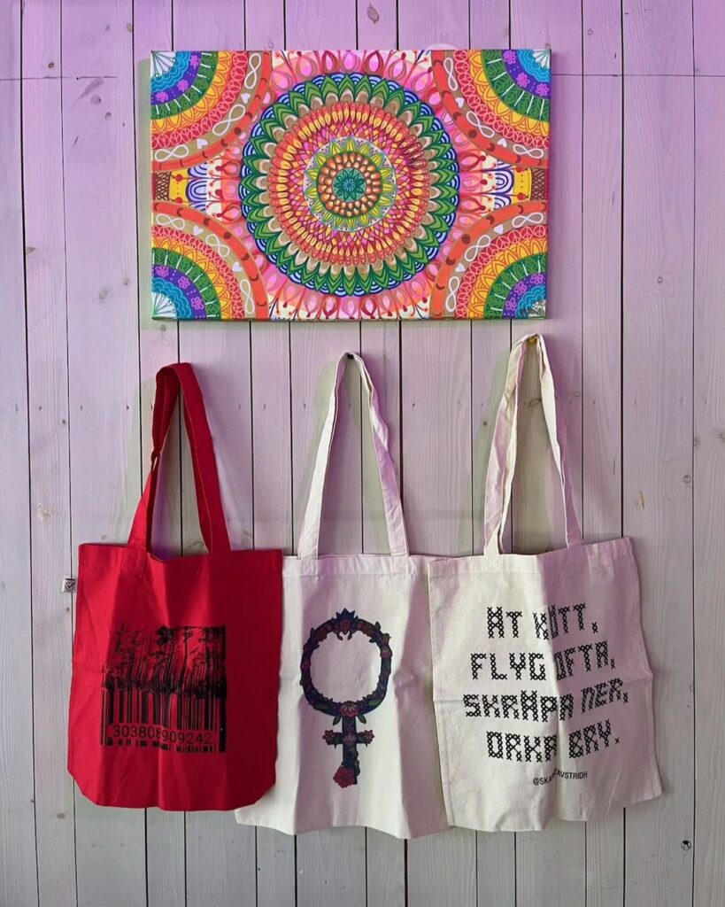 psychedelic art and feminist tote bag by skapat av stridh